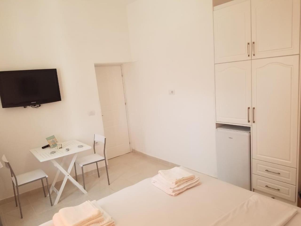 Vila Alikaj Lägenhet Sarandë Exteriör bild